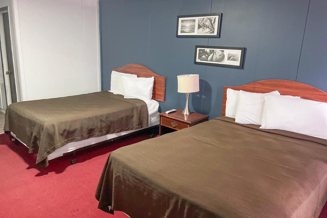 Oyo Hotel Colby, Ks Buitenkant foto